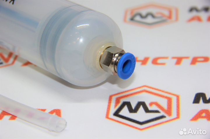 Шприц маслозаливной 200мл