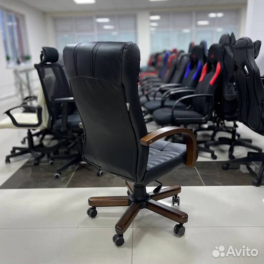 Кресло руководителя KB-10 Walnut (нат.кожа)