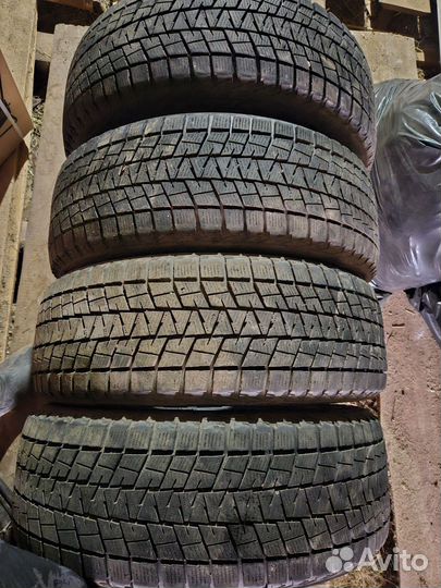 Bridgestone Blizzak DM-V1 225/60 R18