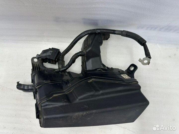 Корпус блока предохранителей левый Toyota Camry