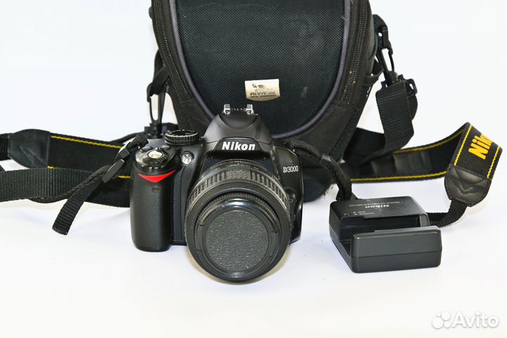 Nikon D3000 10.2MP зеркалка Kit AF-S 18-55