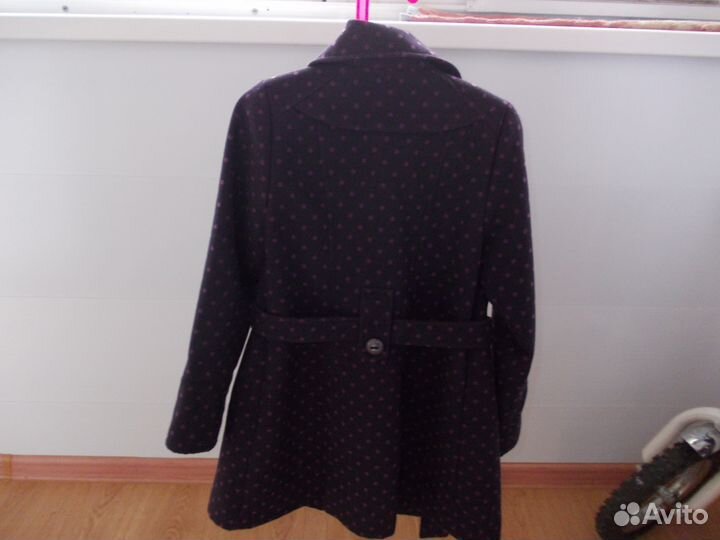 Продам пальто для девочки