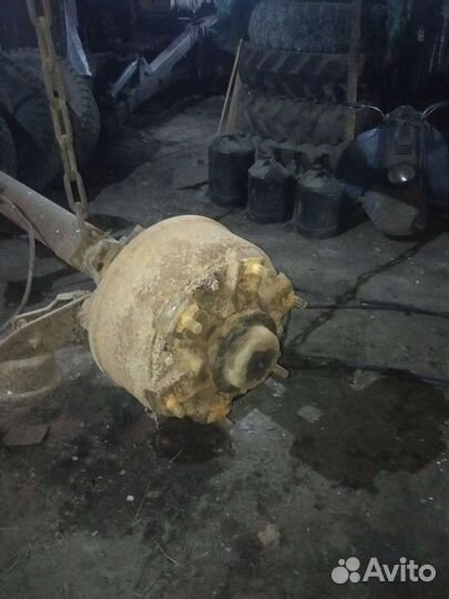 Ось тракторного прицепа