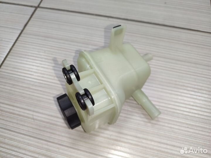 Бачок гур Chevrolet Cobalt Ravon R4 Aveo