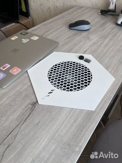 Маникюрный стол с вытяжкой