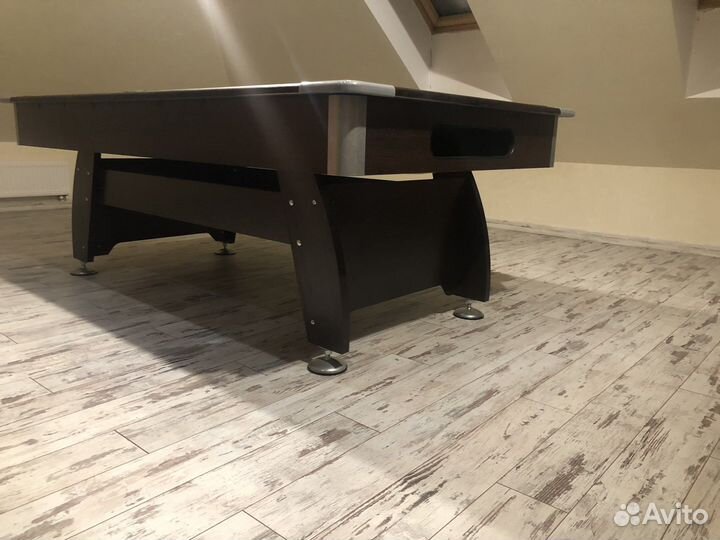 Бильярдный стол