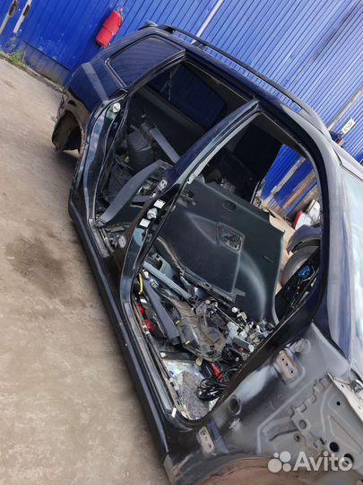 Кузов Toyota Kluger V MCU25 1mzfe 05.2002