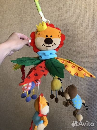 Мобиль на кроватку музыкальный