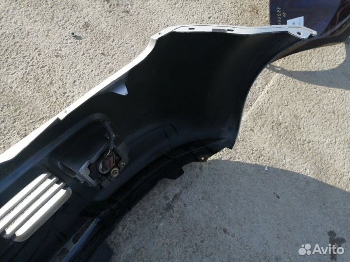 Бампер передний Nissan Cube Z11