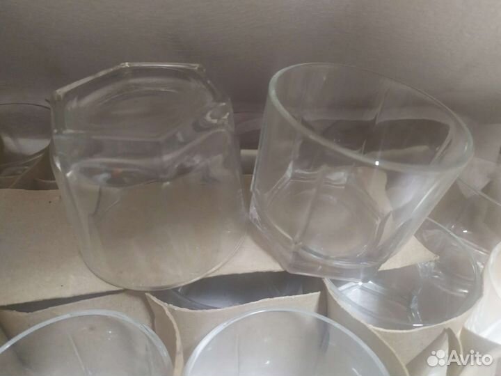 Стеклянные стаканы