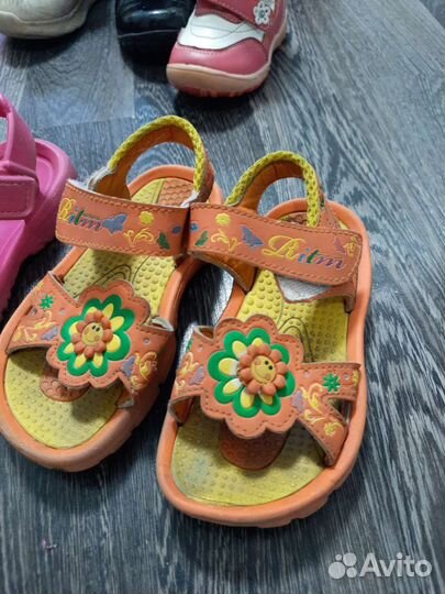 Сандалии на девочку