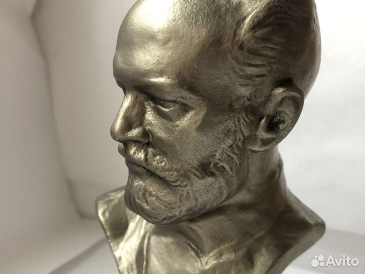 Бюст Чайковского Дронов