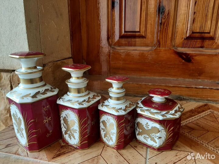 Антикварный набор (флаконы) для парфюма