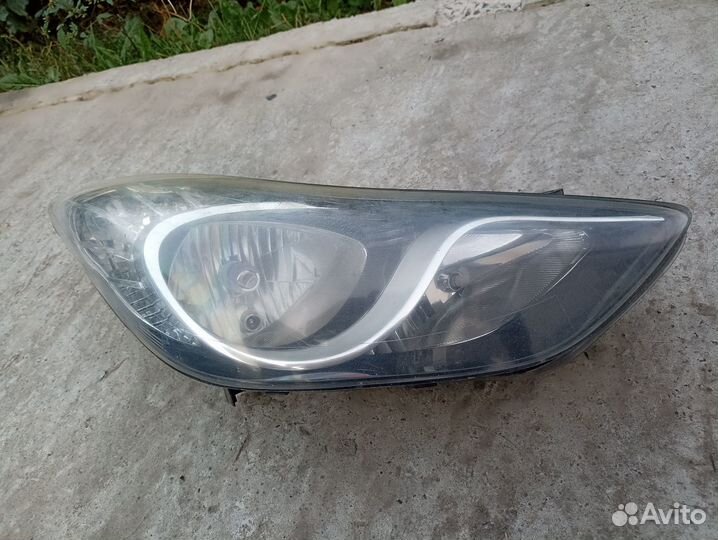 Фара правая Hyundai Elantra
