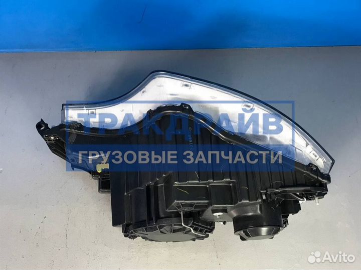 Фара основная для Мерседес Актрос Мп4 правая