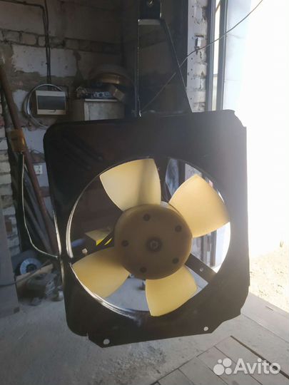 Вентилятор с электродвигателем