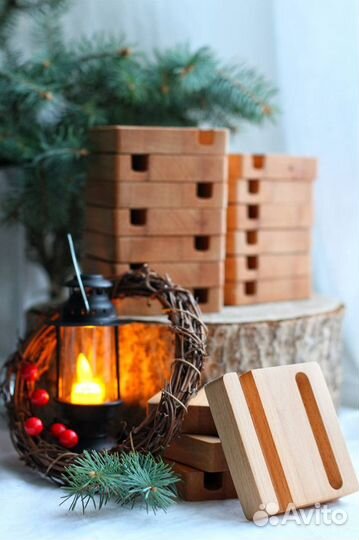 Подставка под телефон из натурального дерева