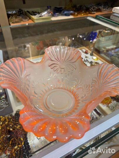 Ваза из опалового стекла