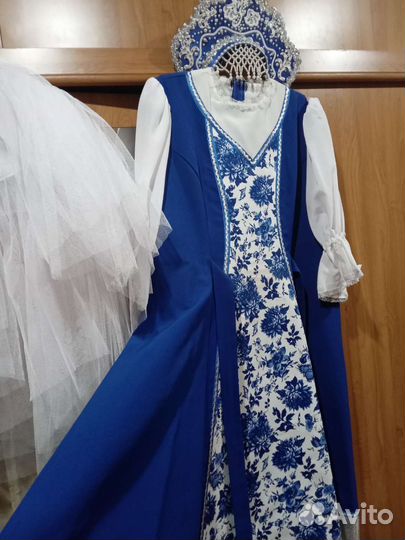 Костюм сценический. Платье, подьюбник, кокошник