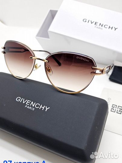 Солнцезащитные очки Givenchy