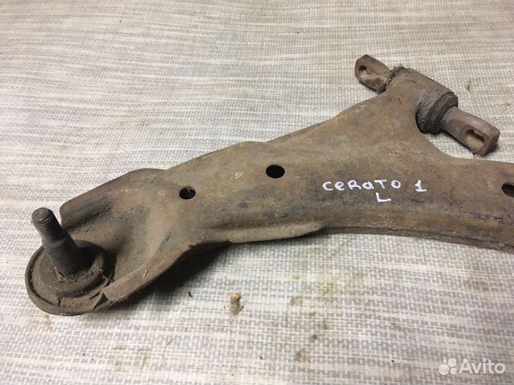 Рычаг передний левый Kia Cerato
