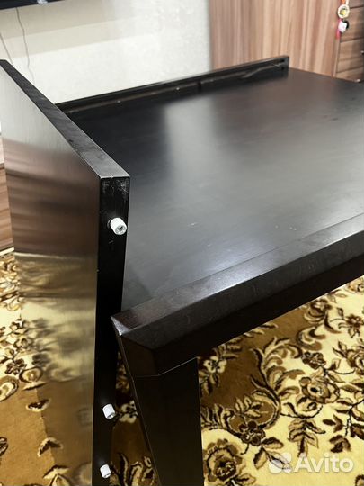 Продам стол