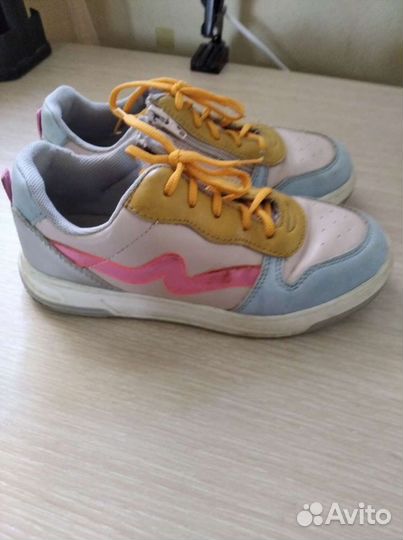 Кроссовки для девочки