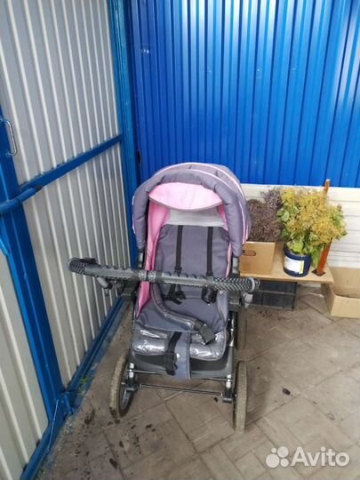 Прогулочная коляска