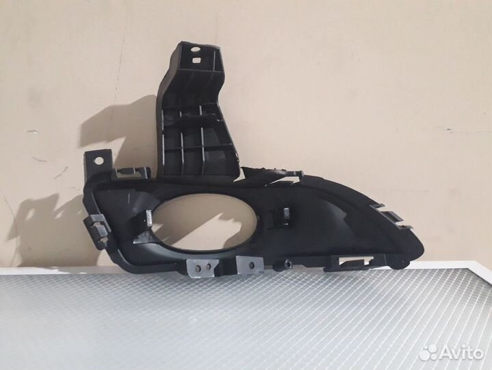 Окантовка противотуманной фары левая Mazda 3 1