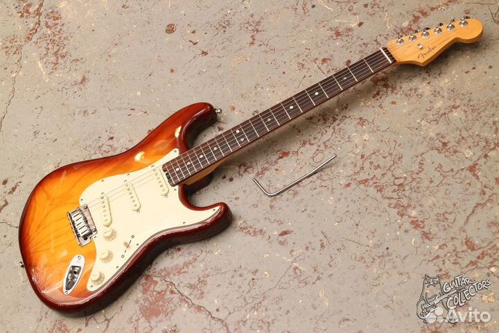 Fender American Elite Stratocaster Aged Cherry