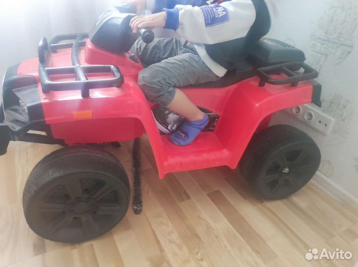 Детский электромобиль бу