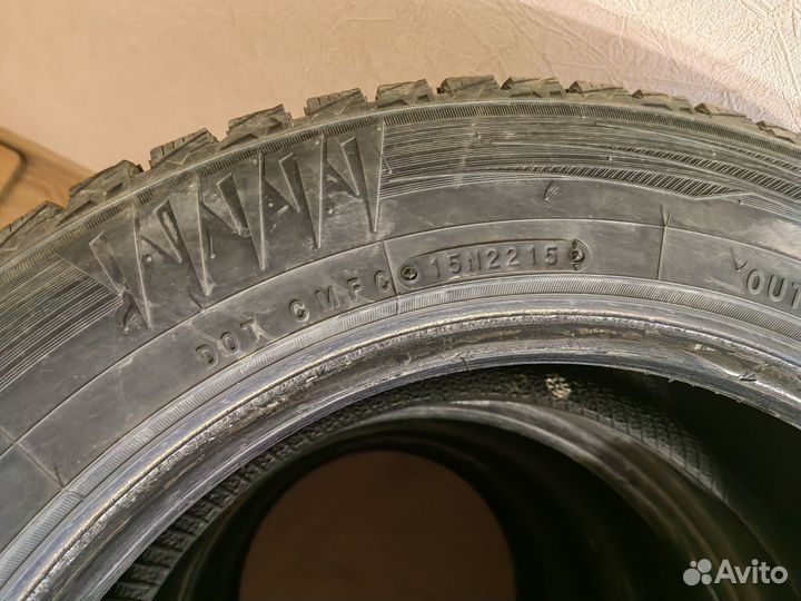 Nitto Therma Spike 225/60 R17 103T