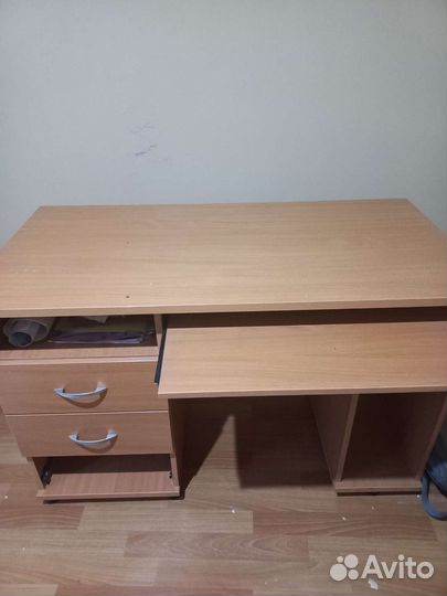 Отдам письменный стол(компьютерный)