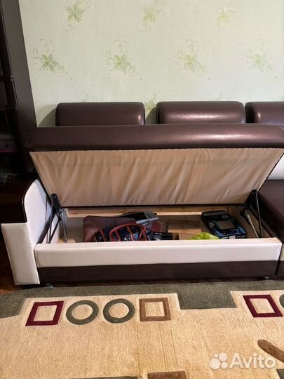 Кожаный угловой диван бу