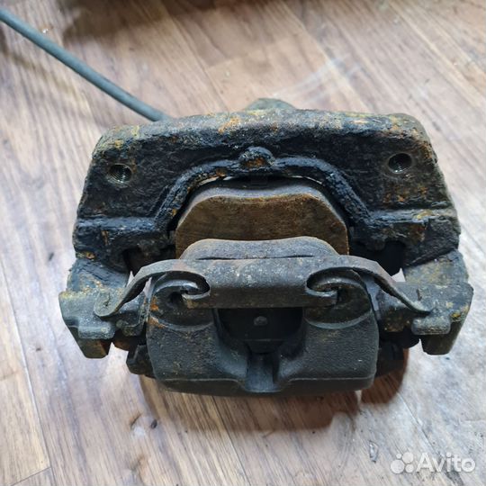 Суппорт передний правый BMW X5 E53