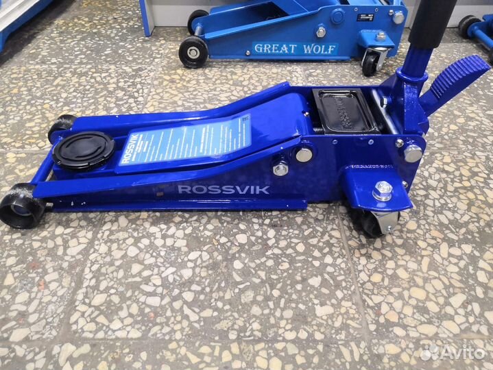 Домкрат подкатной на 3 тонны С педалью