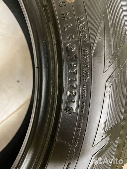 Toyo Observe Ice-Freezer SUV 215/65 R17