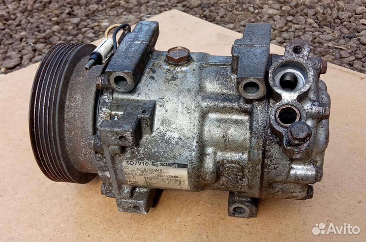 Компрессор кондиционера Renault Logan Sandero