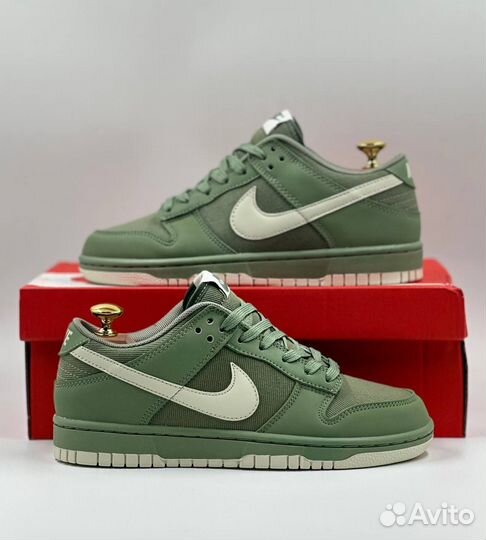 Кроссовки женские Nike SB Dunk Low