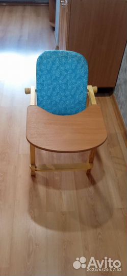 Стульчик для кормления + столик