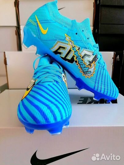 Футбольные бутсы