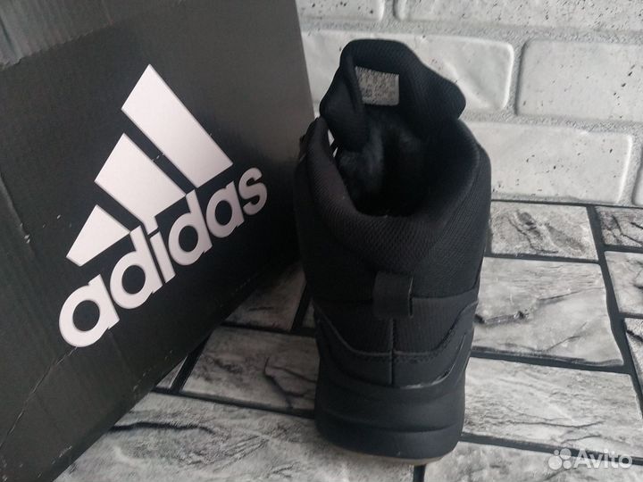 Зимние кроссовки adidas terrex высокие р2