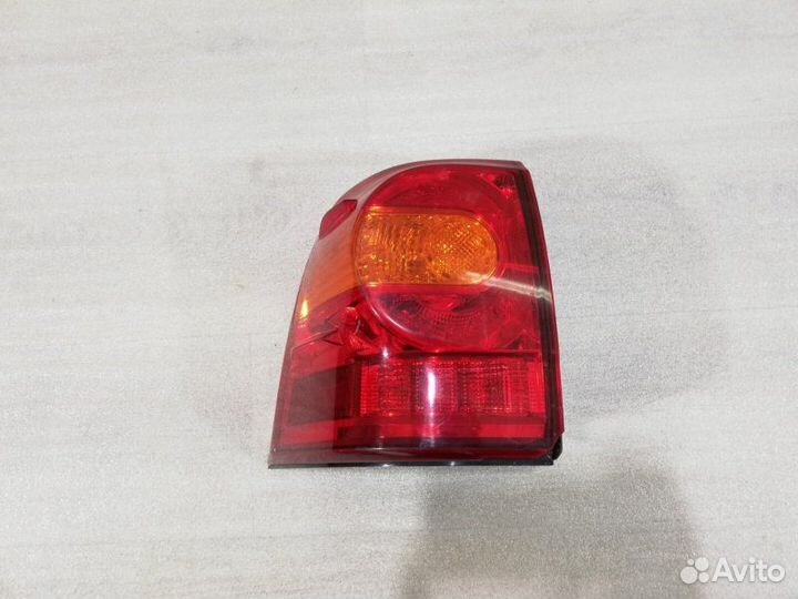 Фонарь задний левый Toyota Land Cruiser 200 2008