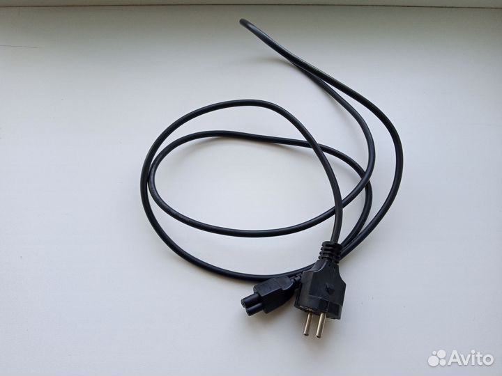 Шнур питания для компьютера