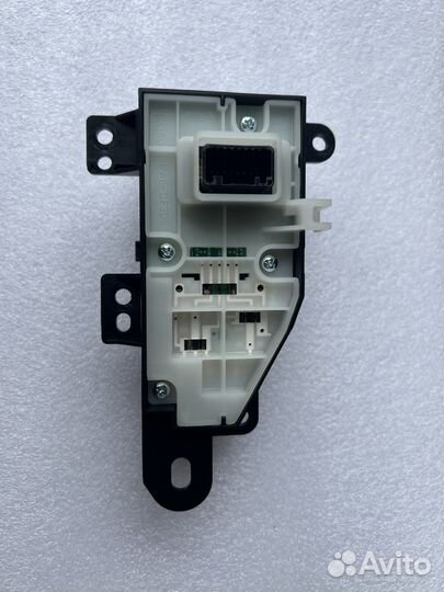 Блок управления АКПП и стояночным тормозом