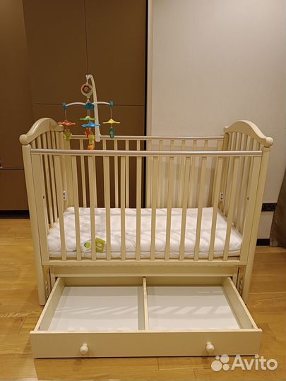 Кроватка с маятником Гандылян+матрас+муз.мобиль