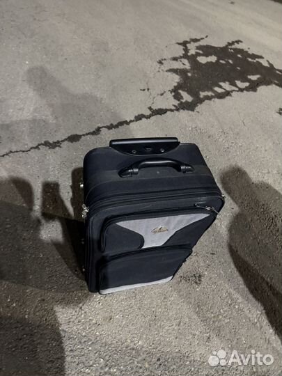 Чемодан на колесах