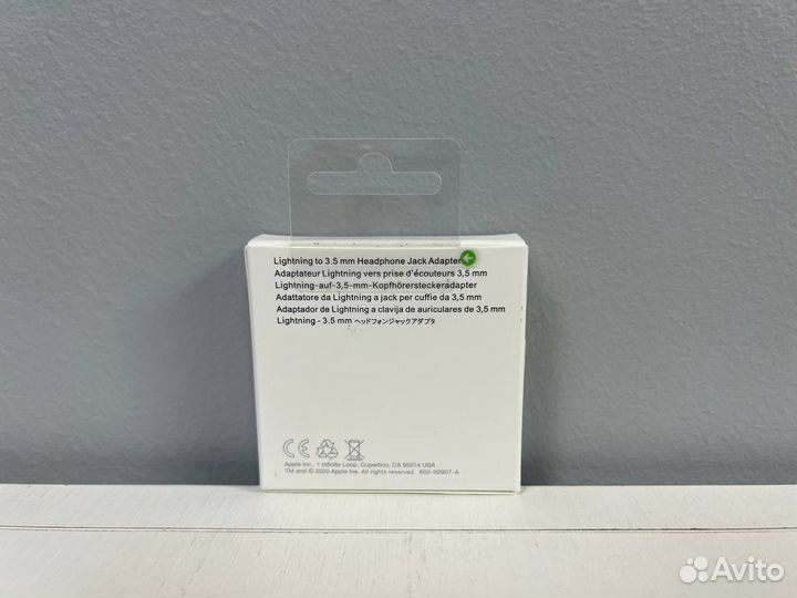 Оригинальный Apple Lightning to Headphone Jack