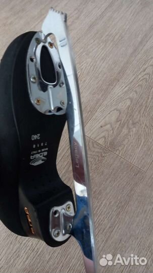 Коньки фигурные, размер 24