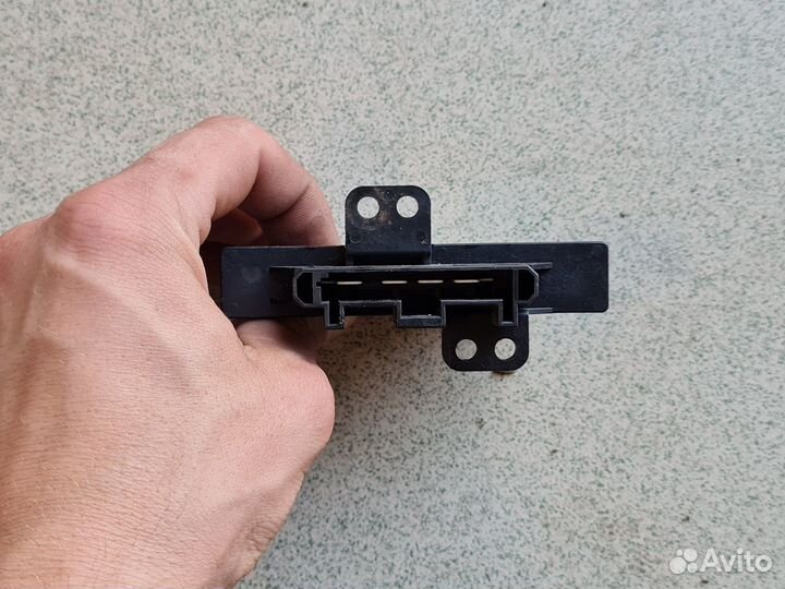 Реостат отопителя nissan primera P11